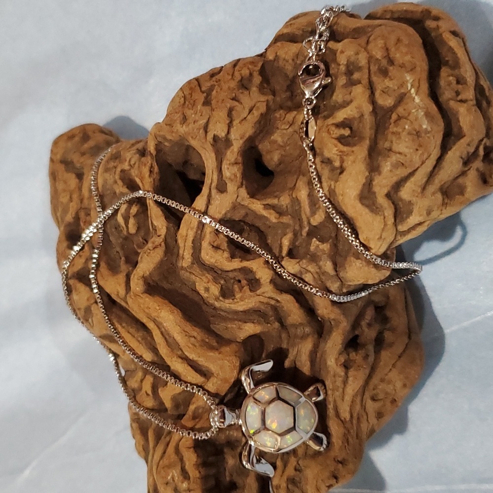 Sea Turtle Necklace Sparkling White Costume Jewelry L👀K 🐢 So Sweet New - Picture 6 of 8